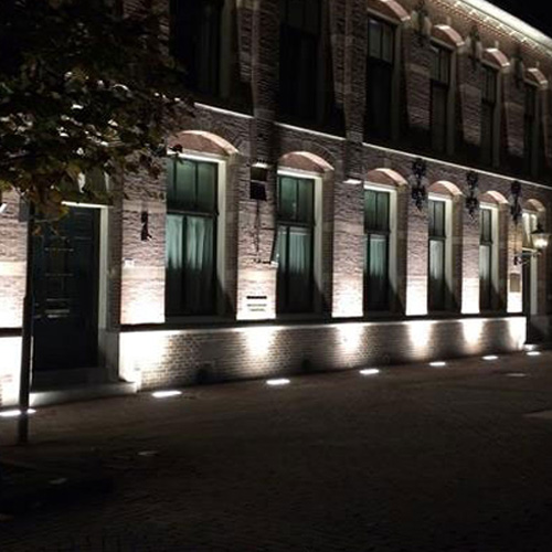 Vandaalbestendige verlichting van RXLight bij gebouw in IJsselstein