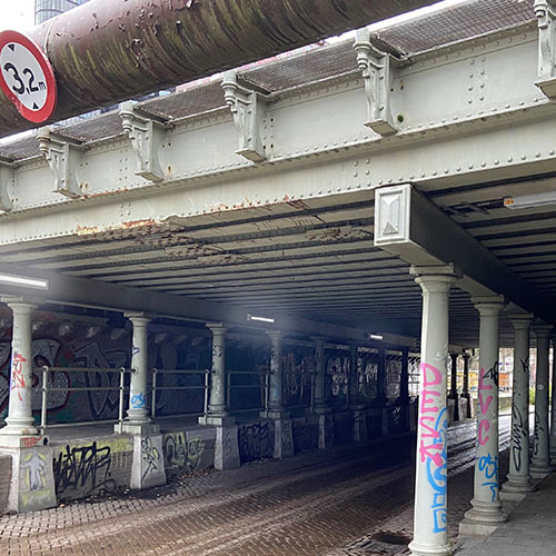 Vandaalbestendige verlichting van RXLight bij viaduct in Den Haag